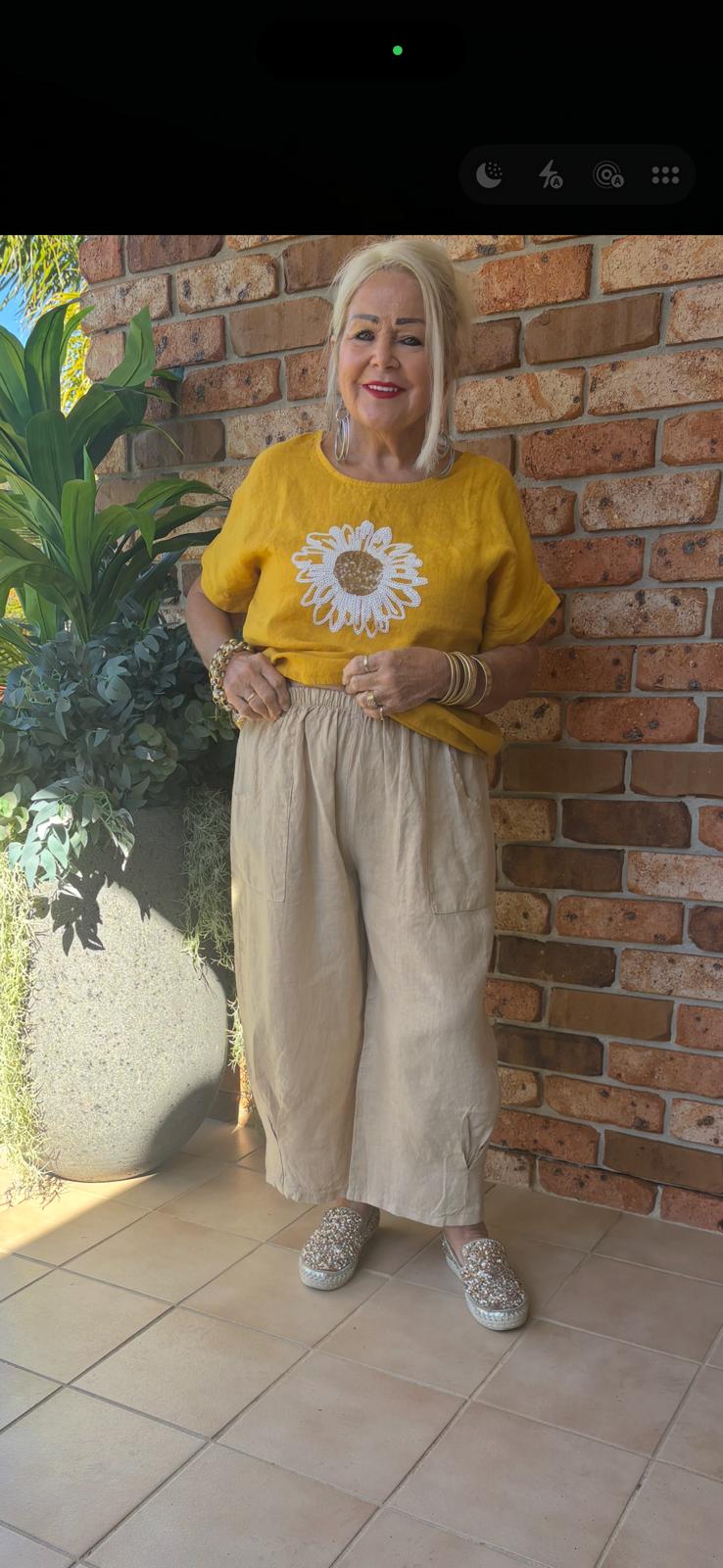 Daisy top